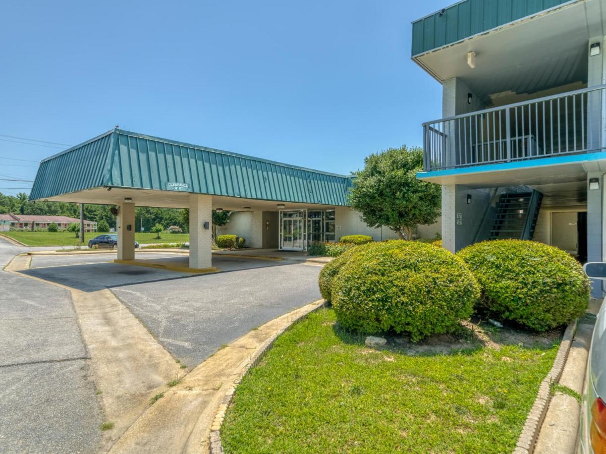 Oyo Hotel Battleboro Exterior photo